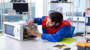 Step-by-step guide on how to become an appliance repair technician in the USA.